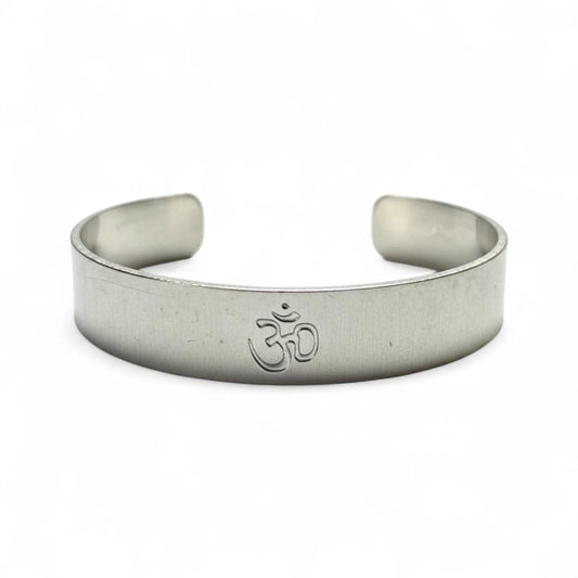 Armreif Om-Symbol – Messing Silberfarben (Ø 6,5 cm)