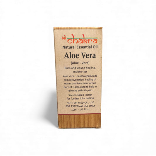 Aloe Vera Essential Öl 10 in brauner Glasflasche auf hellem Hintergrund