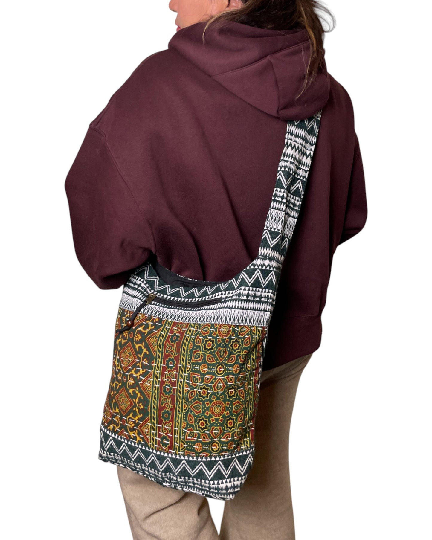 Boho-Stofftasche-gruen-Rueckansicht-Ethno-Design-Himalaya-Vibes-Bern