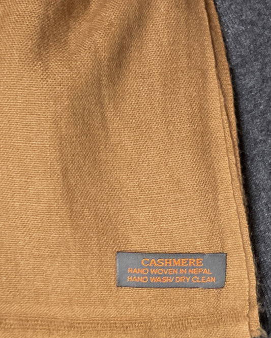 „Golden Dune“ – Handgewebter Kaschmir-Schal aus Nepal Stoff