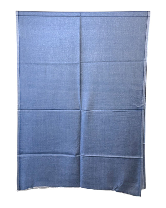 Stahlblauer Seidenschal aus Indien mit silberner Rückseite, wendbares luxuriöses Seidentuch halbiert