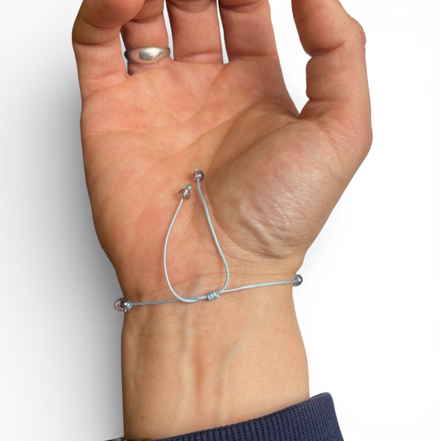 Verstellbarer-Verschluss-Armband-Grau-Messing-Himalaya-Vibes-Bern-Online-Shop