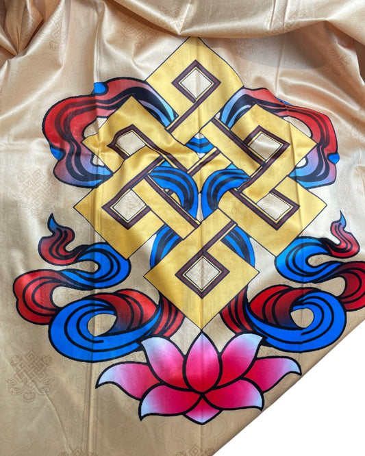 Zentrales Motiv Endloser Knoten Srivatsa auf goldenem Samtstoff Potala Collection Vorhang