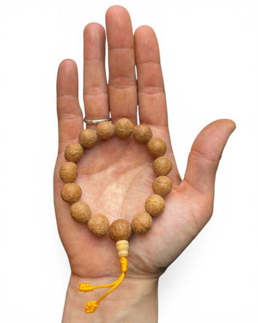 Tibetisches Mala Armband aus Bodhi-Samen – handgefertigte Gebetskette mit natürlicher Patina | Himalaya Vibes Bern