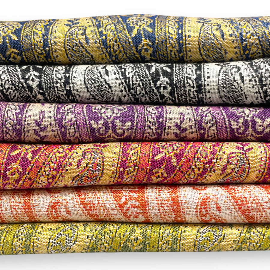 Il classico tra le sciarpe paisley bicolore dall'India