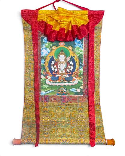 Thangka Chenrezig in rotolo con broccato e barra, 73 x 95 cm, vista d'insieme