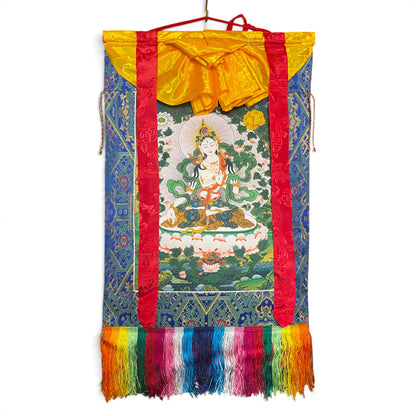 Rotolo thangka Tara bianca con broccato e frange, 44 x 79 cm, vista d'insieme