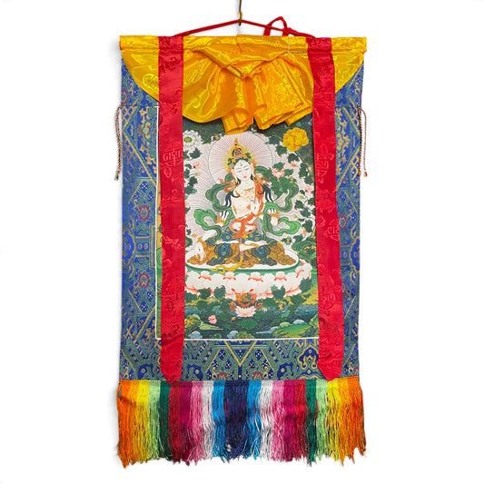 Weisse Tara Thangka Rollbild mit Brokat und Fransen, 44 x 79 cm, Gesamtansicht
