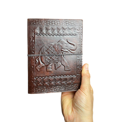 Elephant leather journal in hand – size comparison, Himalaya Vibes Bern