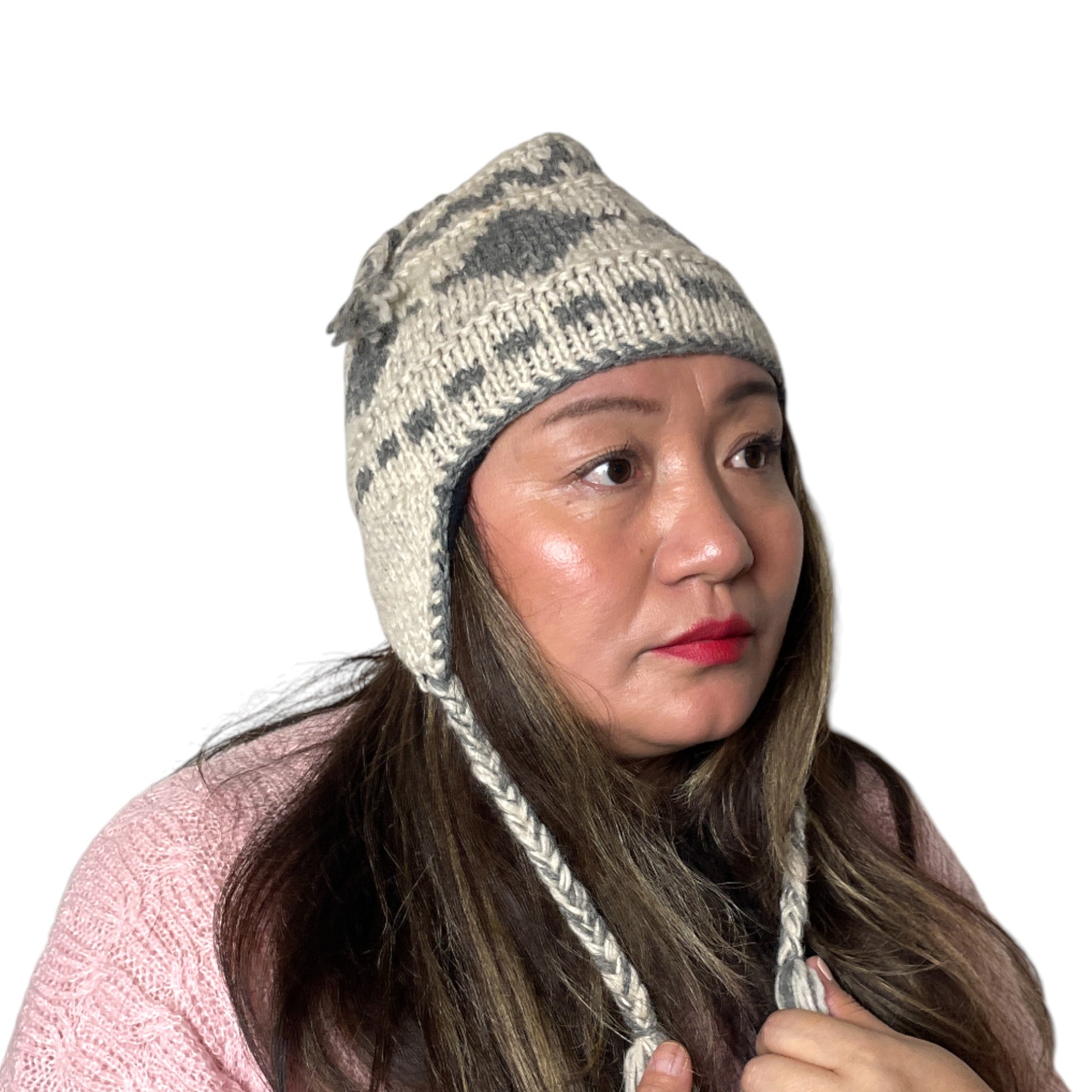 „Annapurna“ – Handgestrickte Nepal-Mütze mit Ohrenklappen weiss