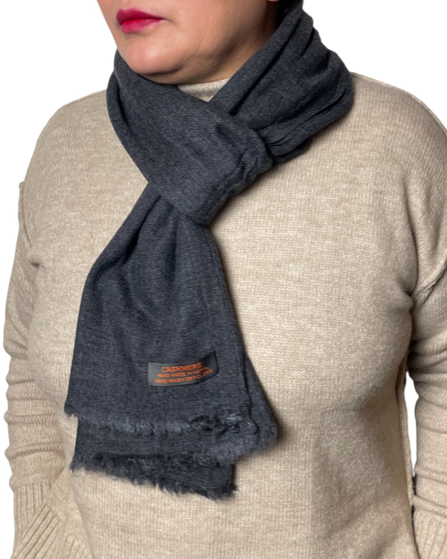 Anthracite Essence – Handgewebter Kaschmir-Schal aus Nepal Knoten