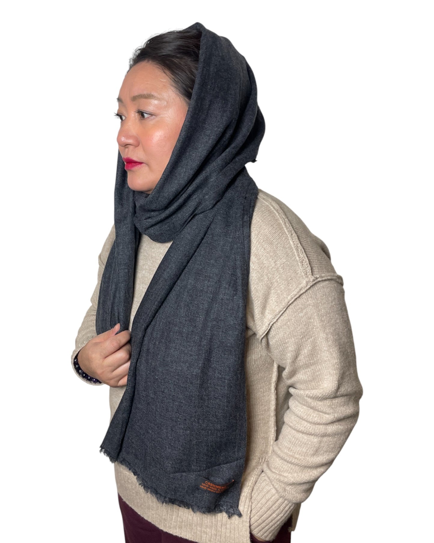 Anthracite Essence – Handgewebter Kaschmir-Schal aus Nepal Koptuch