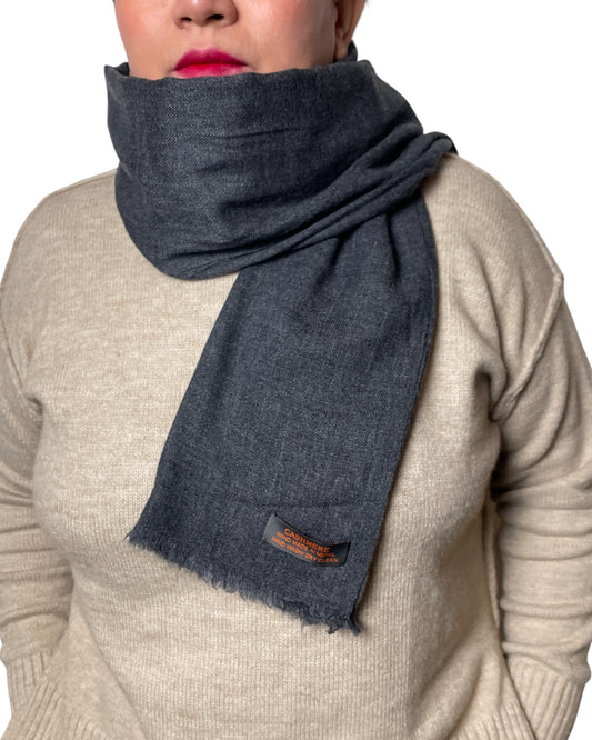 Anthracite Essence – Handgewebter Kaschmir-Schal aus Nepal warm