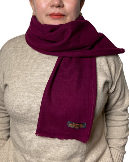 „Burgundy Soul“ – Handgewebter Kaschmirschal aus Nepal Kreuz