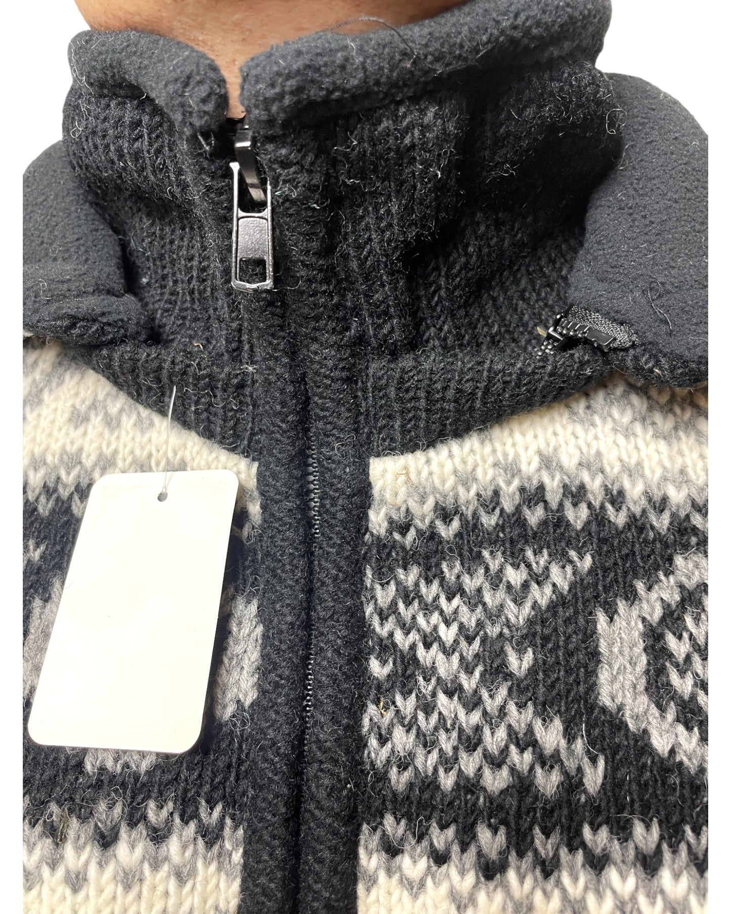 „Chandol“ – Handgestrickte Wolljacke Nepal Kragen