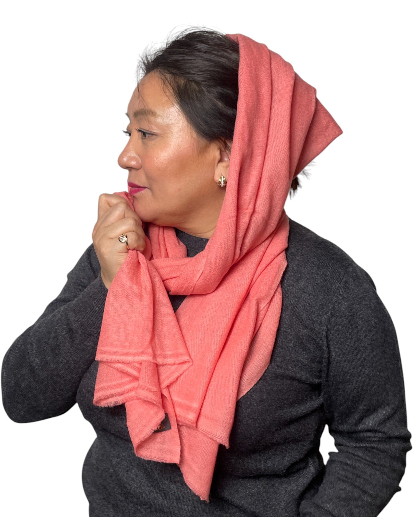 „Coral Glow“ – Handgewebter Kaschmir-Schal aus Nepal Tuch