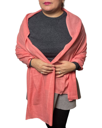 „Coral Glow“ – Handgewebter Kaschmir-Schal aus Nepal Umhang