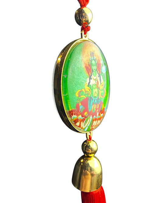Detail Symbol: „Grüne Tara Abbildung im Anhänger – leuchtende Grün- und Goldtöne“