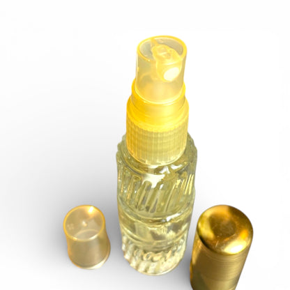 Detailansicht des Zerstaeubers vom Neroli Naturparfuem von oben