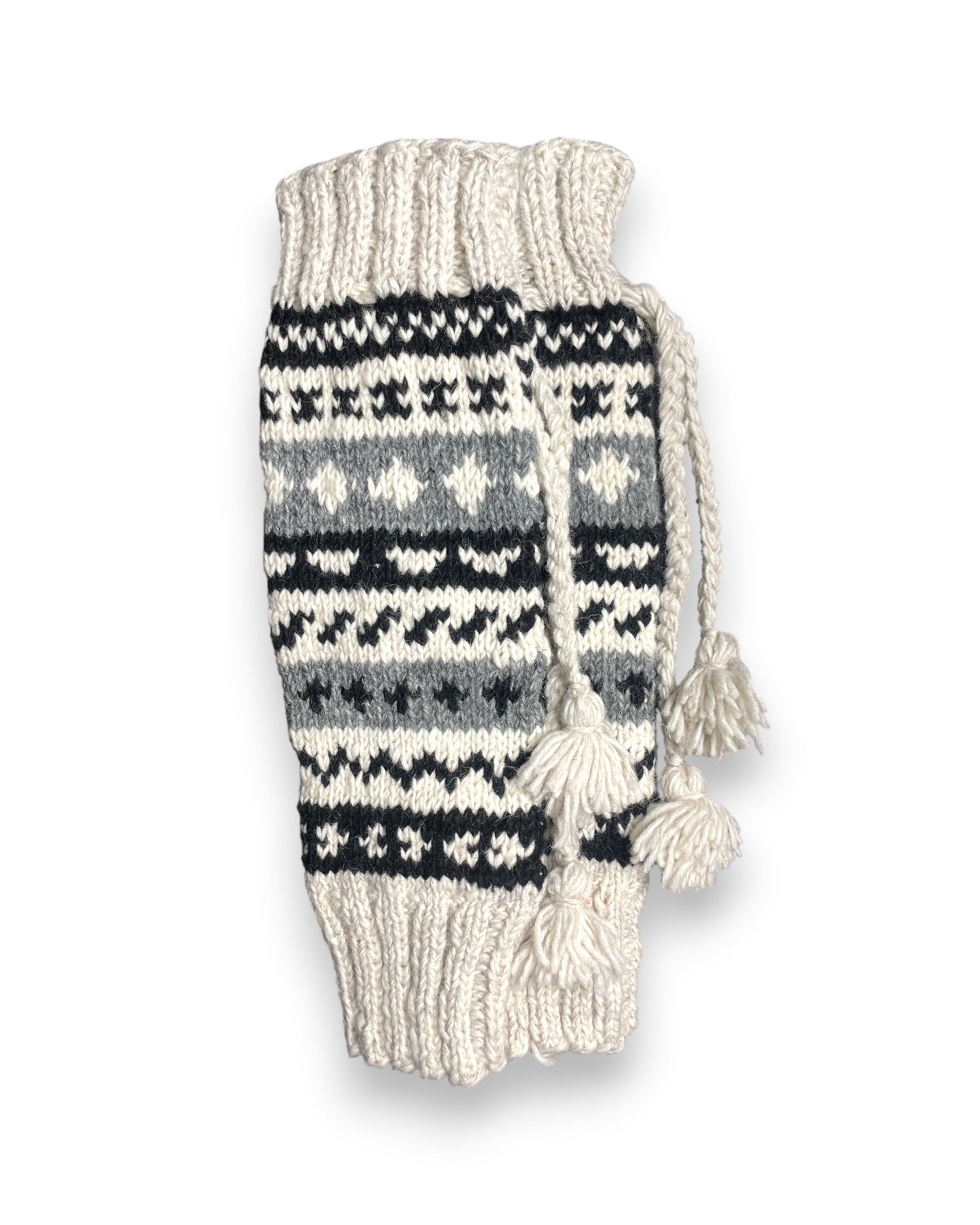 „Dolpo“ – Handgestrickte Nepal-Beinstulpen zusammen