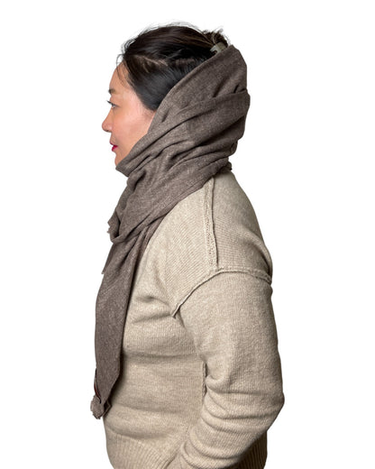 „Earth Whisper“ – Handgewebter Kaschmir-Schal aus Nepal Kopftuch