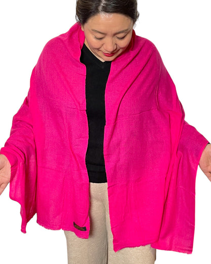„Electric Fuchsia“ – Reiner Kaschmir Schal handgemacht Tuch