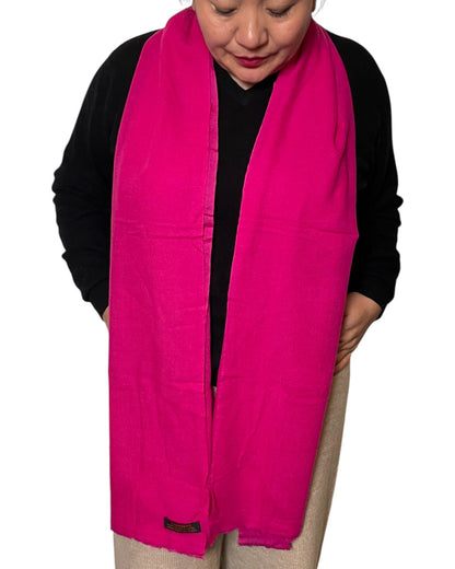 „Electric Fuchsia“ – Reiner Kaschmir Schal handgemacht leicht