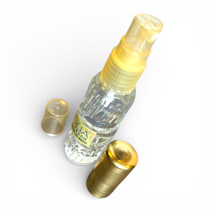 Geoeffnetes Aqua Fresh Parfuem Spray mit goldener Kappe Tibet Laden Schweiz