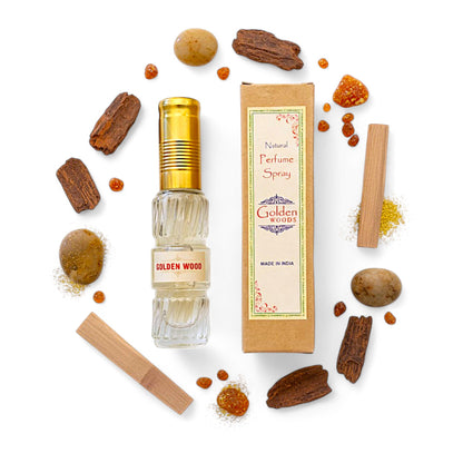 Golden Wood – Natuerliches Spray Parfuem 50 ml in Glasflasche mit Packung. Natuerlicher, alkoholfreier Duft, holzig-wuerzig und leicht suesslich. Ideal fuer Handtasche oder Reise.