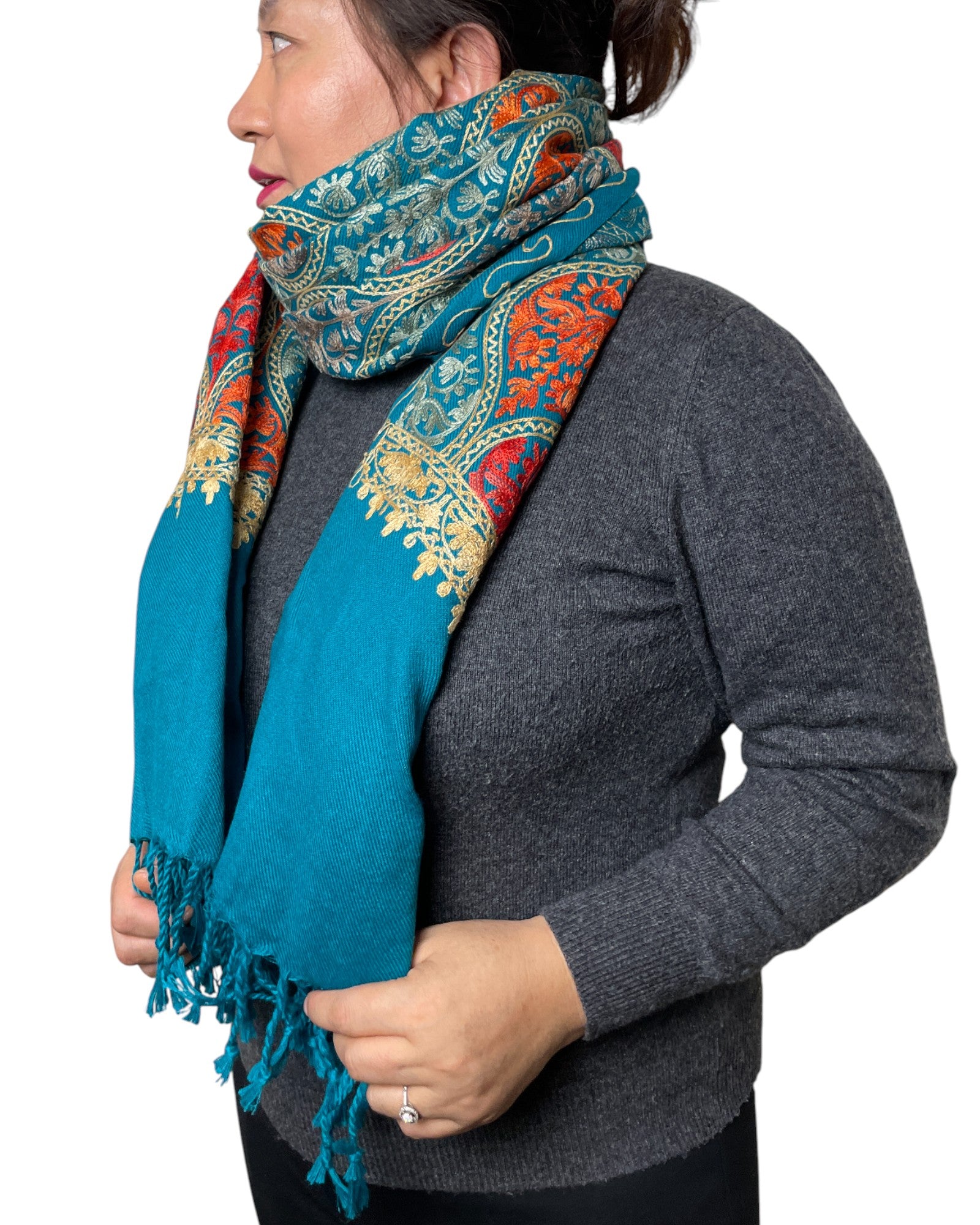 Handgefertigter bestickter Schal Baumwolle Viskose
