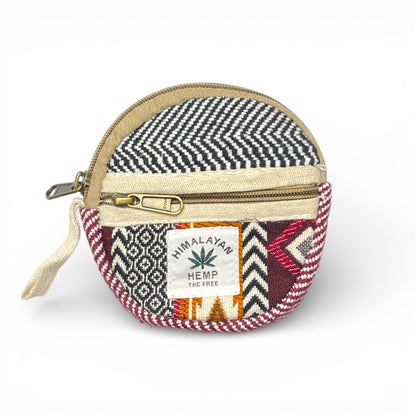 Handgemachte runde Hanf-Tasche mit ethnischem Muster in Rot Schwarz und Beige von Himalaya Vibes Bern.