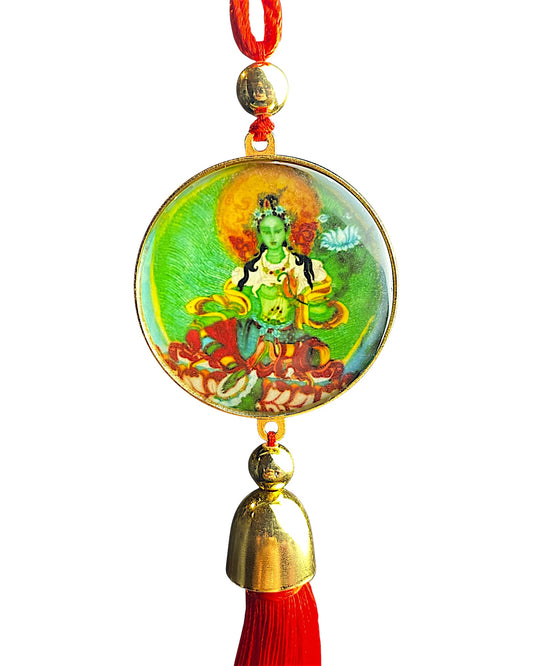 Hauptbild: „Grüne Tara Anhänger buddhistisches Schutzamulett mit Quaste – Himalaya Vibes Bern“