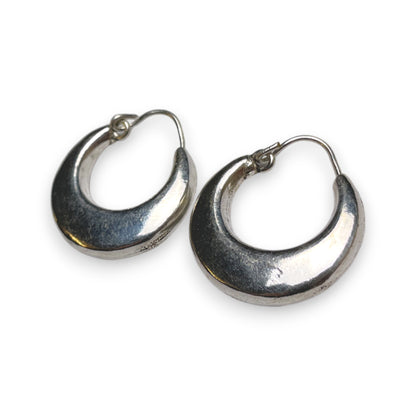 Elegante Halb Kreolen Silberfarben, 25 mm