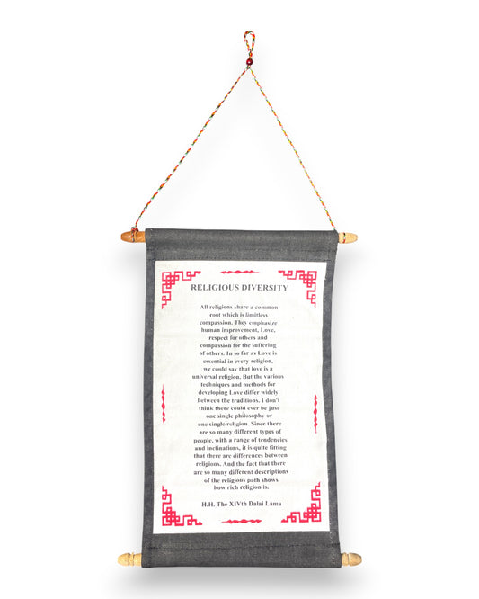 Wandbehang Religiöse Vielfalt Tibetische Thangka-Schriftrolle mit Dalai Lama Zitat Front