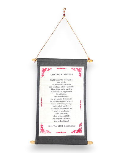 Wandbehang Liebende Güte Tibetische Thangka-Schriftrolle mit Dalai Lama Zitat Front
