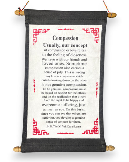 Wandbehang Mitgefühl Tibetische Thangka-Schriftrolle mit Dalai Lama Zitat Nah