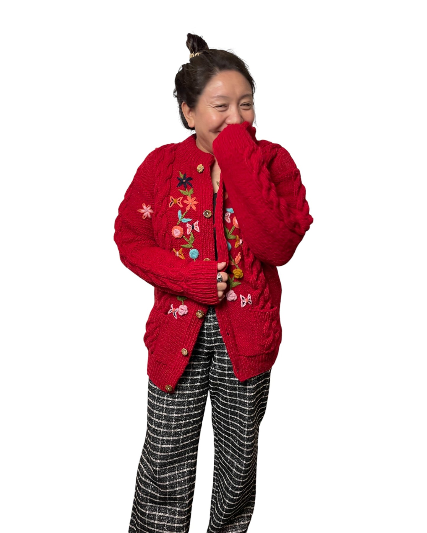 Mira – Handgestrickter & Bestickter Nepal-Cardigan