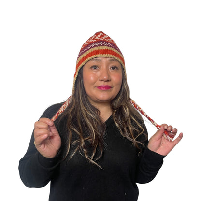 „Timbu“ – Handgestrickte Nepal-Mütze mit Ohrenklappen