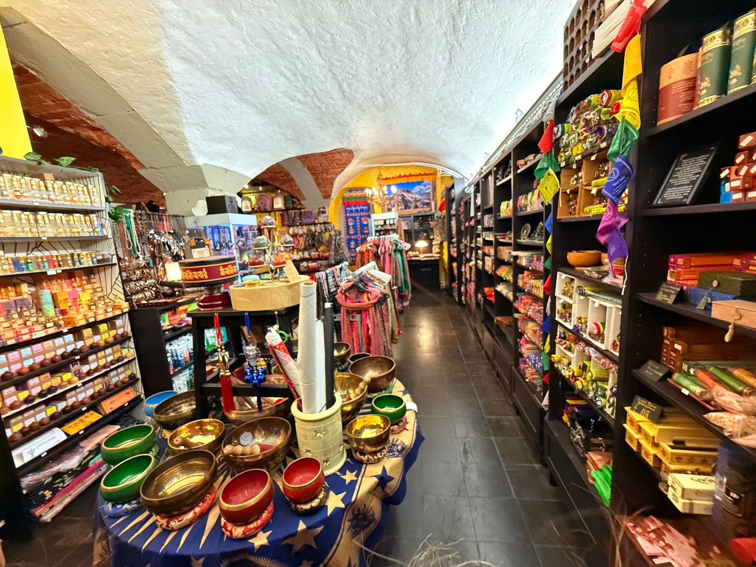 Klangschalen Parfüme Räucherstäbchen Himalaya Vibes Bern