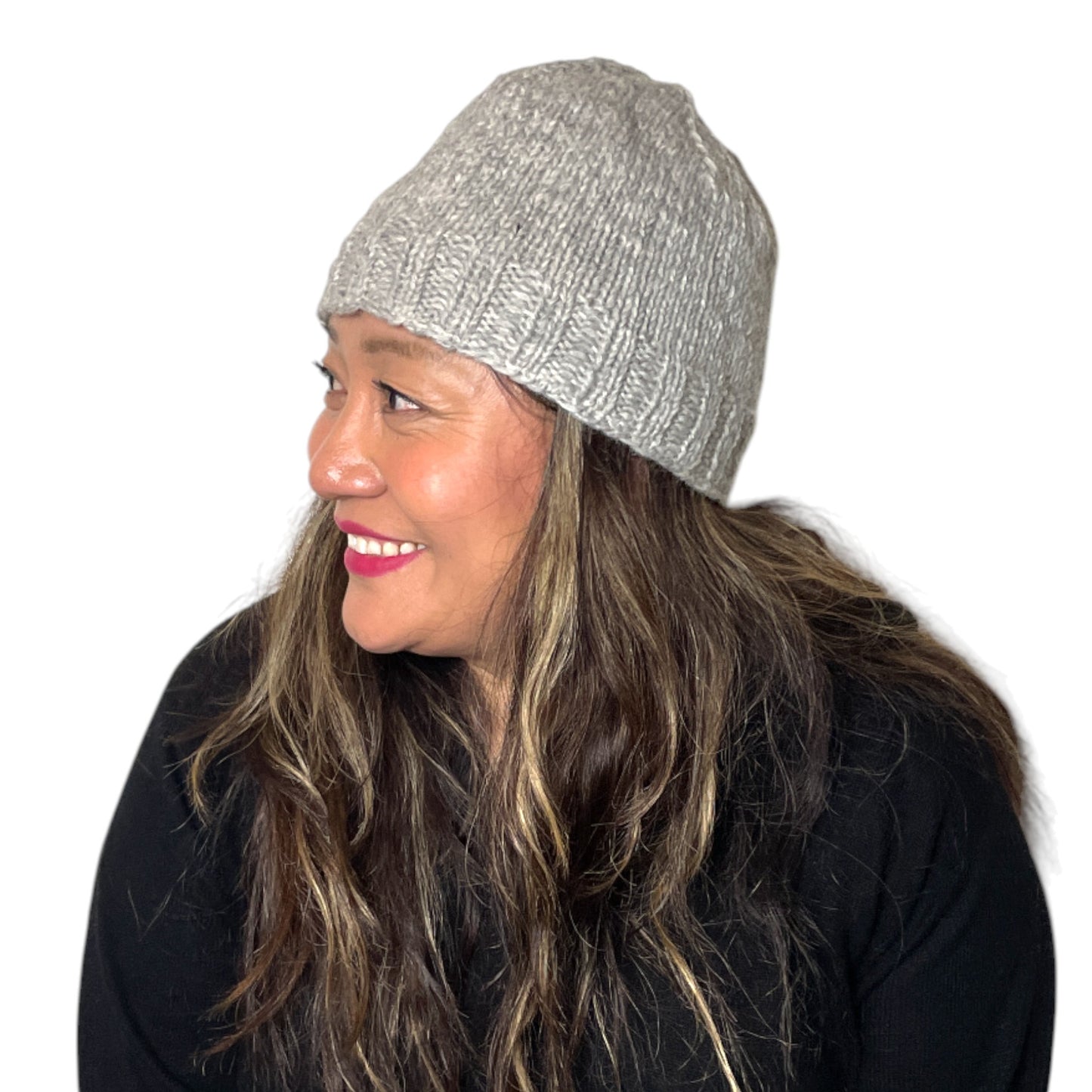 „Mero“ – Handgestrickte Nepal-Beanie hellgrau