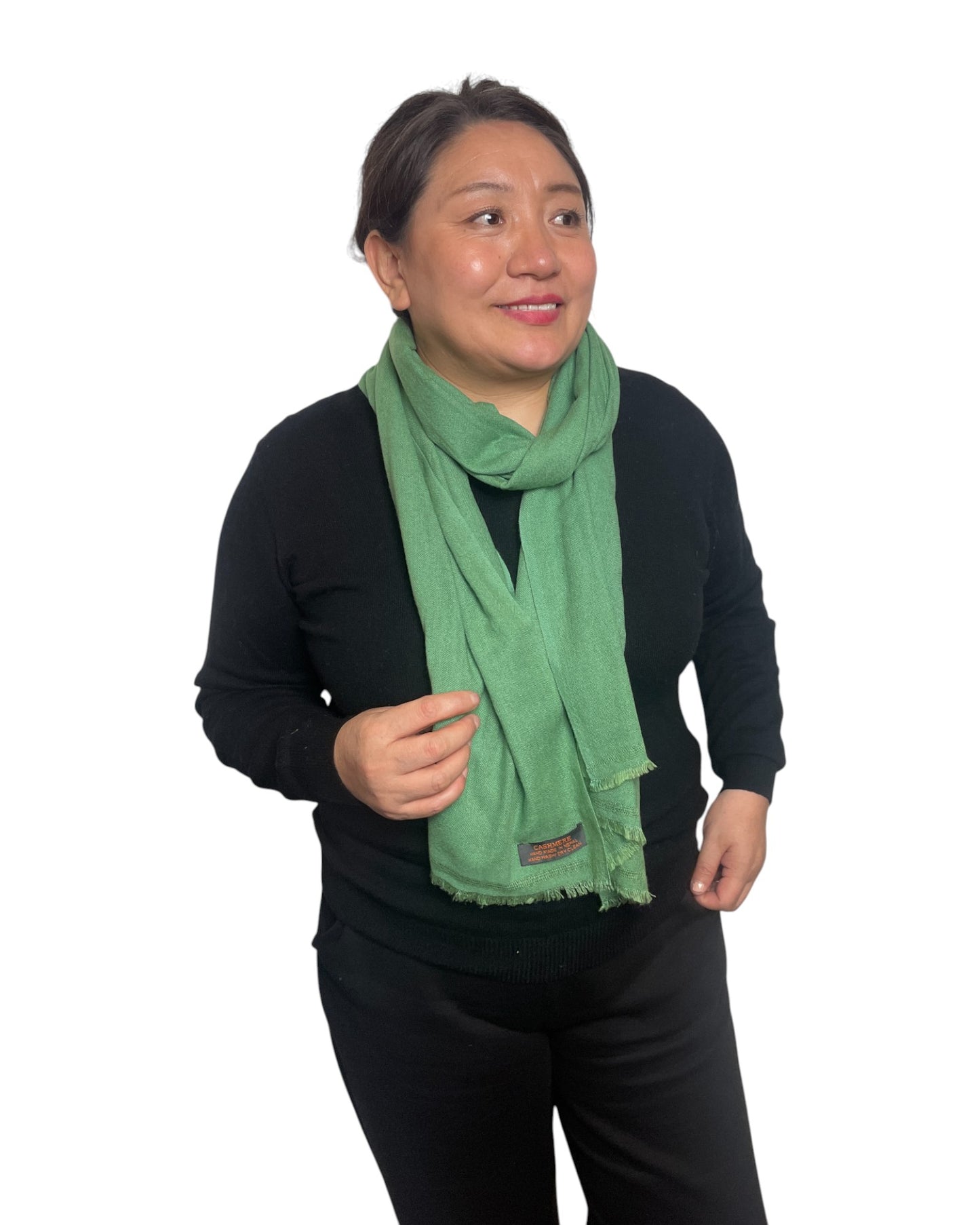 „Muted Olive“ – Reiner Kaschmir Schal Outfit