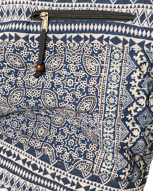 Nahaufnahme-Ethno-Muster-blau-Stofftasche-Himalaya-Vibes-Bern