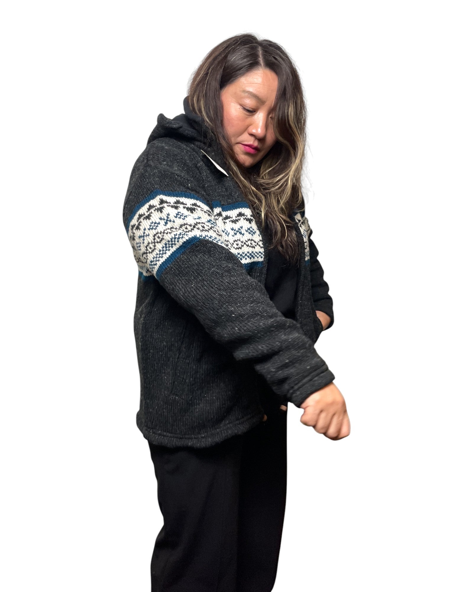 Nala_Handgestrickte_Wolljacke_Nepal_Arme