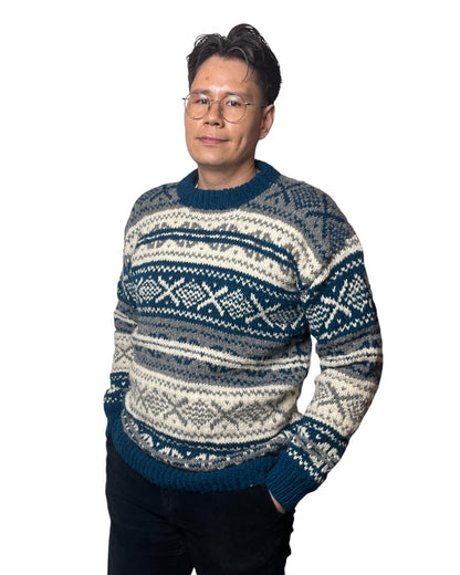 „Namlo“ – Handgestrickter Nepal-Pullover Front