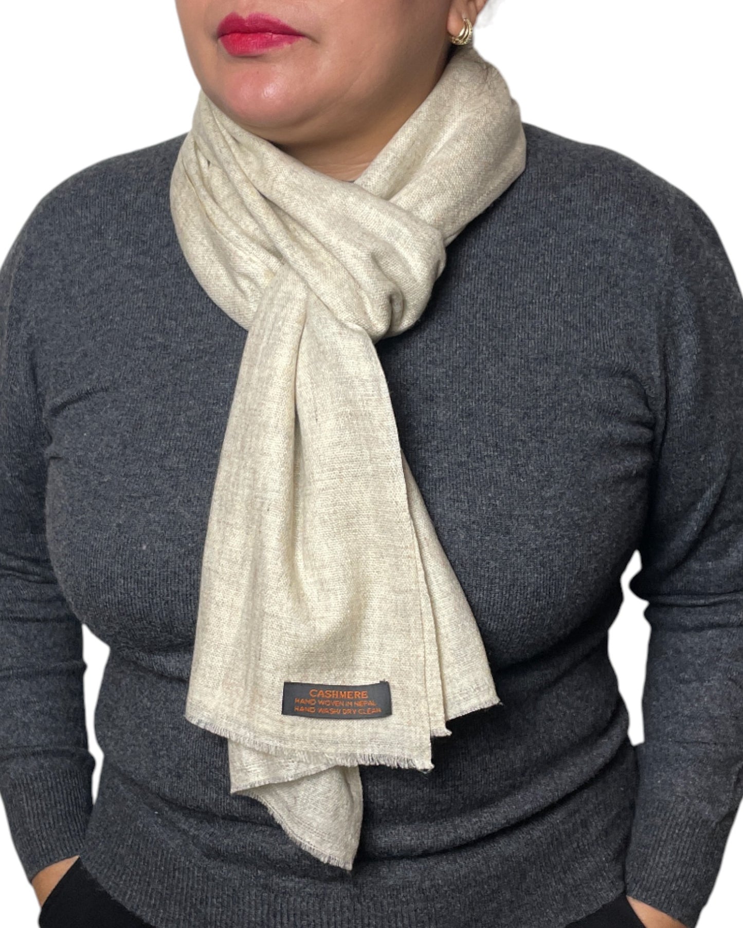 „Natural Sand“ – Handgewebter Kaschmir-Schal aus Nepal Knoten