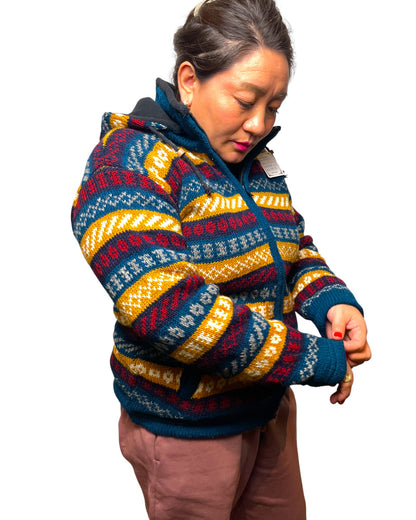 "Norweger" Handgestrickte Wolljacke Nepal warm