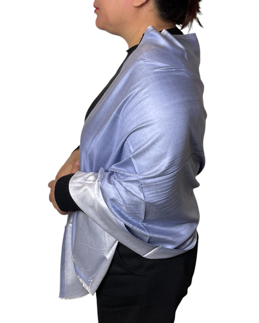 Original wendbarer Seidenschal aus Indien in Lavendelblau, elegantes Seidentuch für Damen und Herren