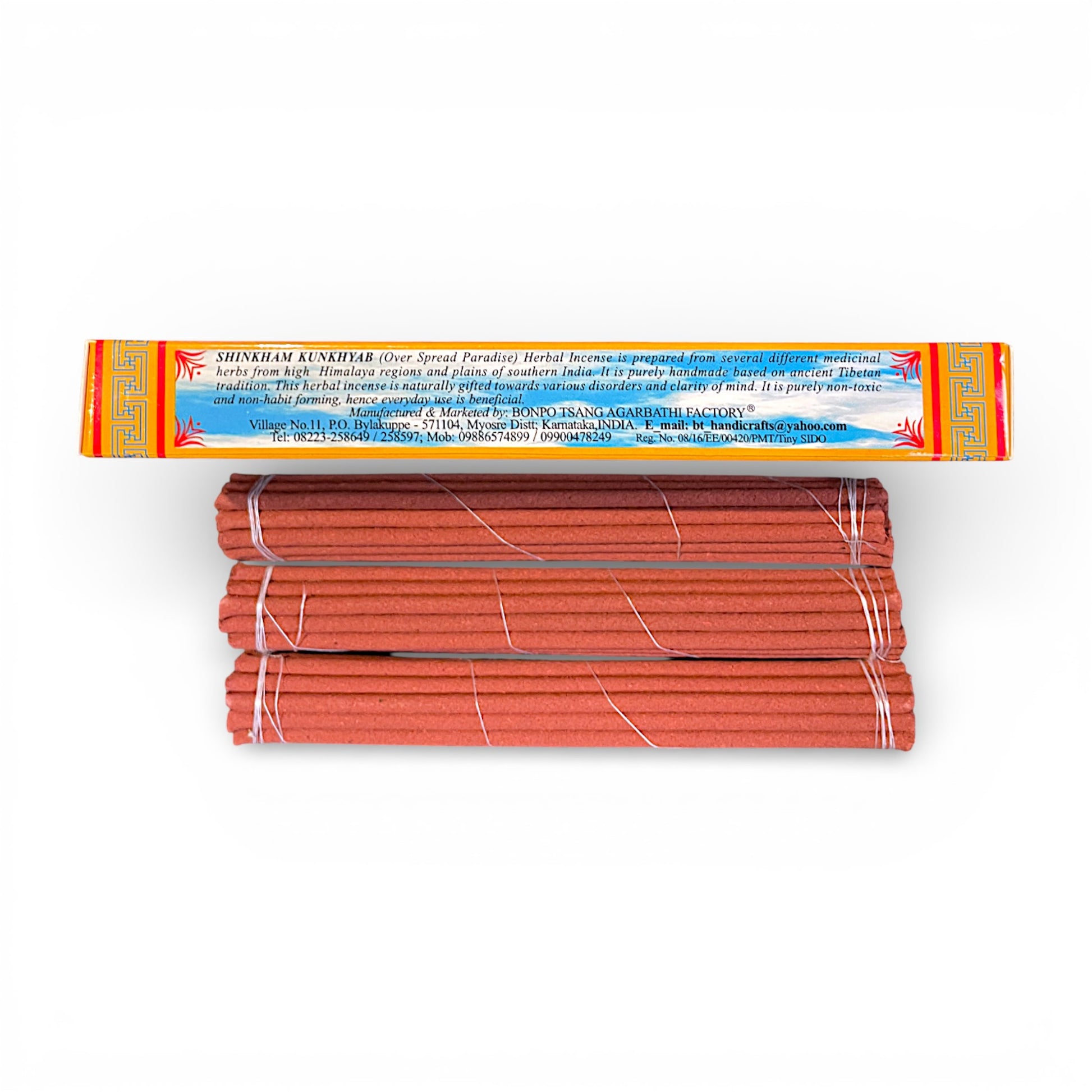 Rückseite der Shinkham Kunkhyab Verpackung mit Herstellerinfos der Bonpo Tsang Agarbathi Factory.