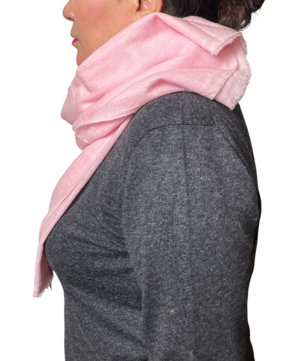 „Rose Veil“ – Handgewebter Kaschmir-Schal aus Nepal überwurf seite