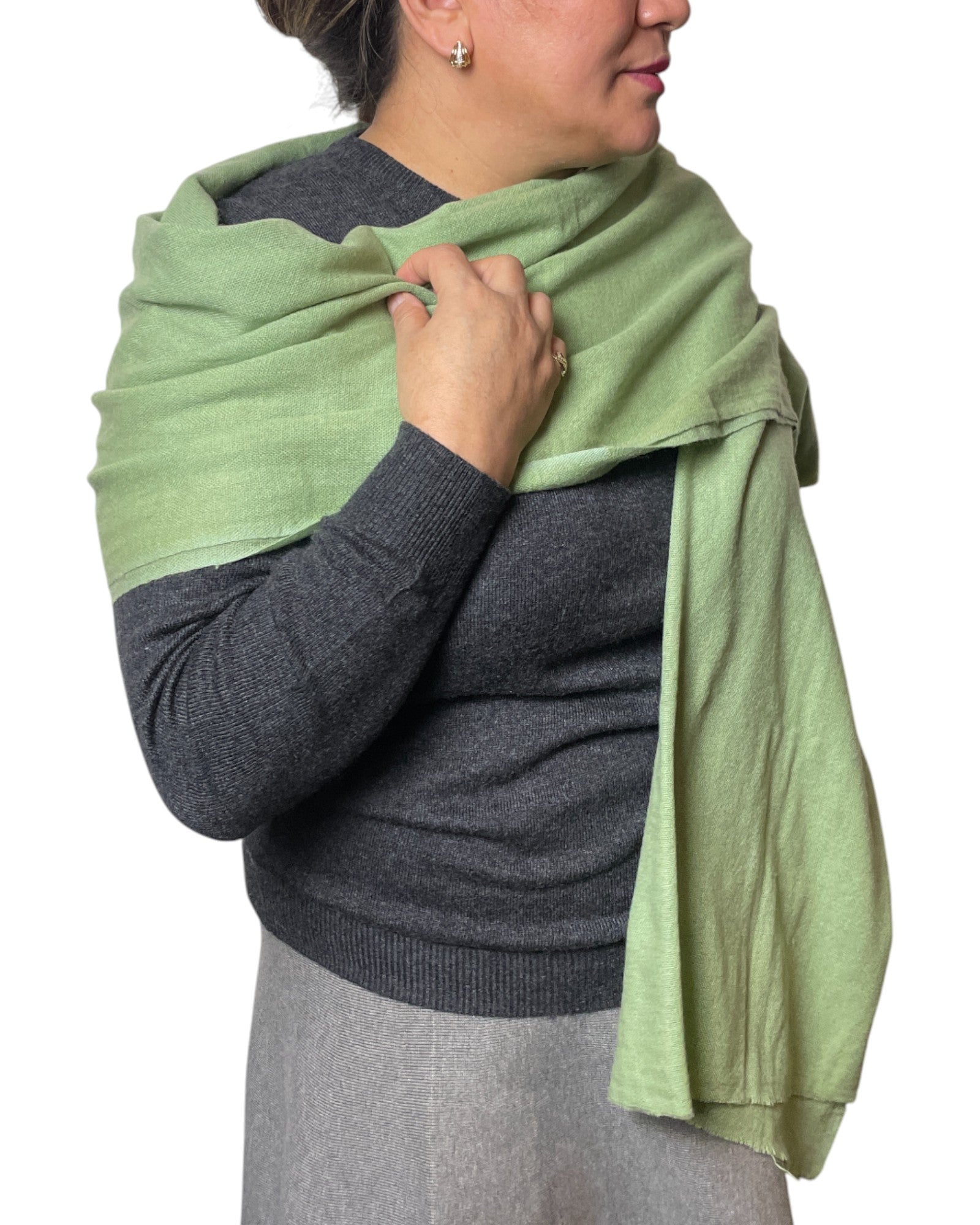 „Sage Whisper“ – Handgewebter Kaschmir-Schal aus Nepal Umhang